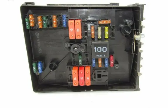 Volkswagen Touran I Fuse module 1K0937125