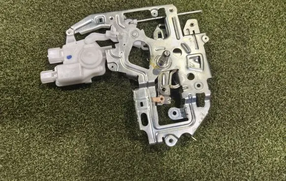 Renault Master III Rear door lock 906123257R