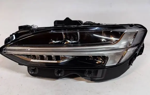 Volvo S90, V90 Headlight/headlamp 31655728