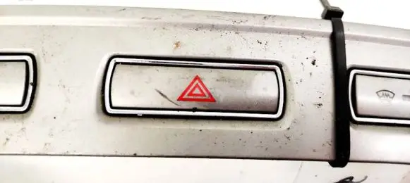Ford Mondeo MK IV Hazard light switch 13A350AB