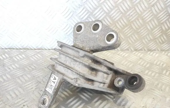Opel Insignia A Engine mount bracket 13227712