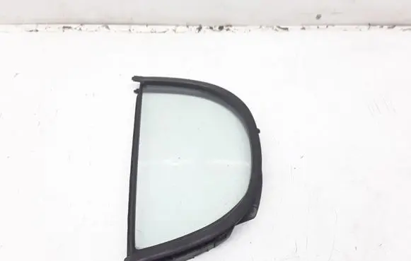 Toyota Yaris Rear vent window glass 43R005834