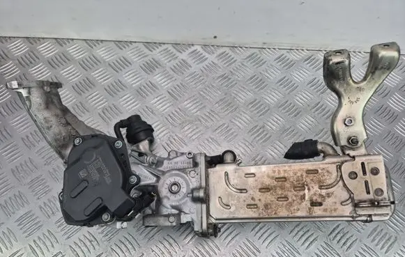 Mercedes-Benz E W212 EGR valve A6511420467 A6510900727 A6511400675