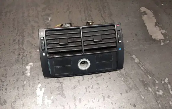 BMW X5 E53 Rear air vent grill 8409081 8370910 8370911