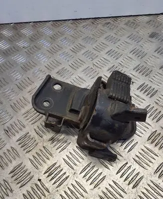 Toyota Avensis T270 Engine mount bracket