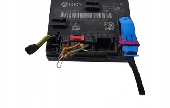 Audi A1 Door control unit/module 8X0959792D