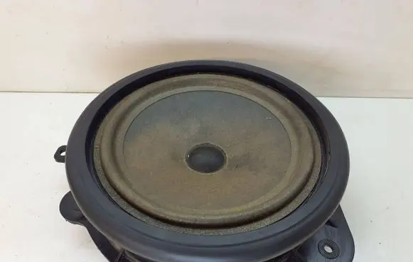 Audi A3 S3 A3 Sportback 8P Front door speaker 8P0035411B