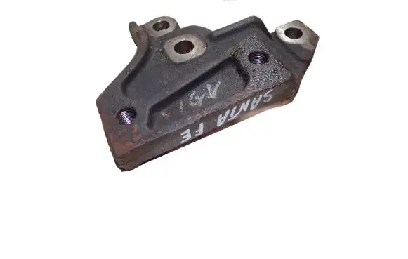 Hyundai Santa Fe Gearbox mounting bracket