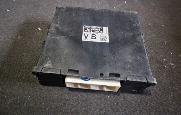 Nissan Pulsar Comfort/convenience module 310383NA1B