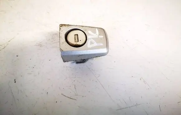 Opel Astra J Loading door cover/cap 