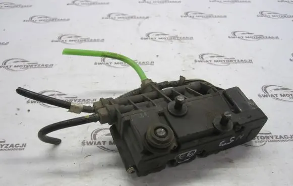 Land Rover Discovery 3 - LR3 Vacuum valve RVH00095