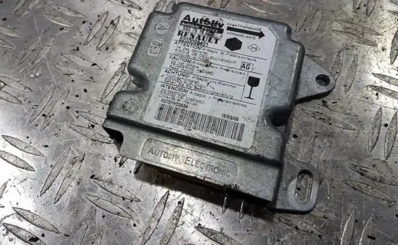 Renault Kangoo I Airbag control unit/module 8200098401 550751800