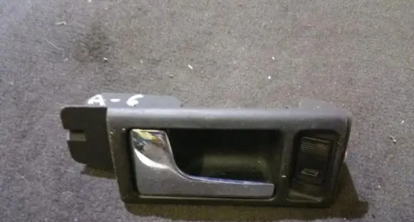 Audi A6 S6 C4 4A Front door interior handle 4a0837019c