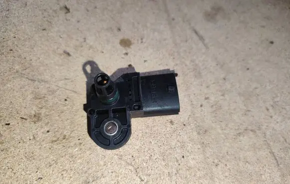 Opel Zafira A Air pressure sensor 0281002437