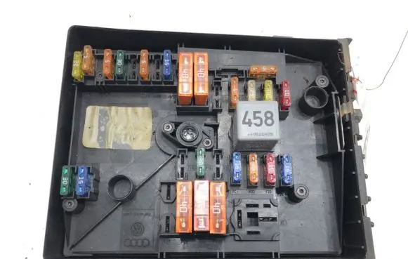 Volkswagen Jetta V Fuse box set 1K0937125