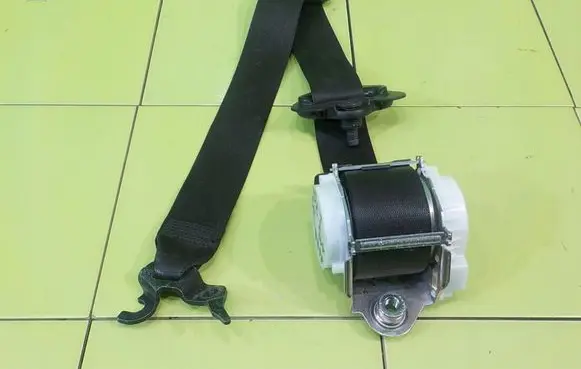 BMW X1 E84 Front seatbelt 34058427A 16AB113