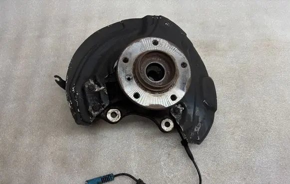 BMW X1 E84 Front wheel hub spindle knuckle 678736801