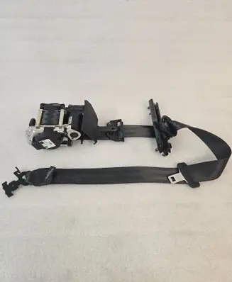 Volvo XC90 Front seatbelt 32131153
