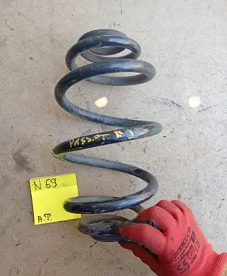 Volkswagen PASSAT B5 Front coil spring
