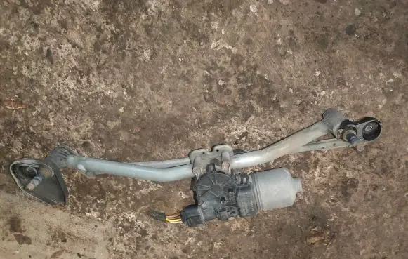 Opel Astra H Front wiper linkage and motor 0390241538