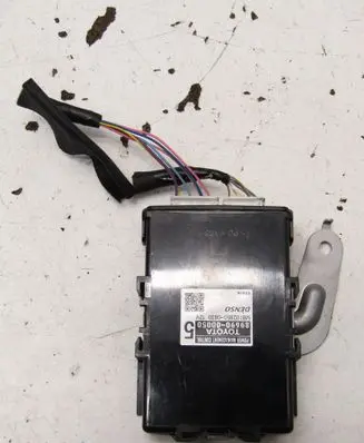 Toyota Yaris Air conditioner control unit module 896900D050