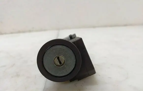 Nissan X-Trail T30 Ignition lock 97RI000005 5WK48042A 28590C9902