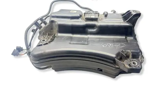 Skoda Octavia Mk3 (5E) AdBlue liquid reservoir 5Q0131877F