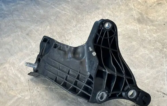 Peugeot 5008 II Other engine bay part 9813294580 9815492580
