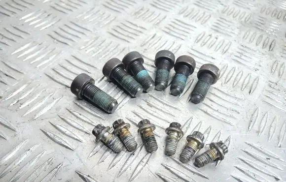 Opel Vectra C Flywheel bolts 