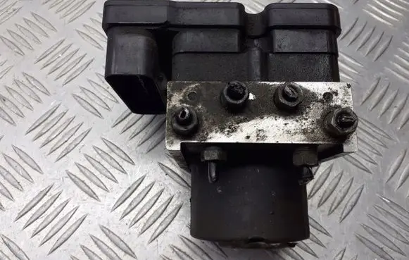 Ford Focus ABS Pump 5WK84103