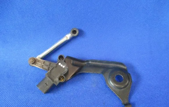 Audi A4 S4 B8 8K Rear air suspension level height sensor 1T0907503A 304002