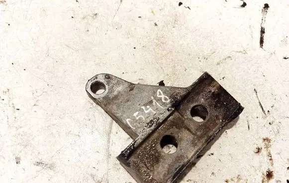 Subaru Forester SF Engine mounting bracket