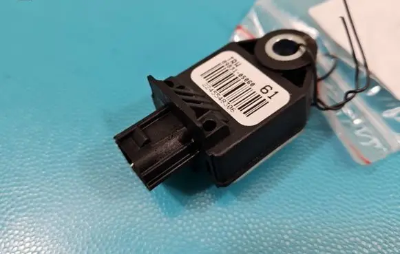 Toyota Avensis T270 Fuel cut-off switch 89831-05060 IMPRK1422400