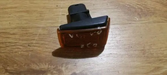 Volvo 850 Front fender indicator light