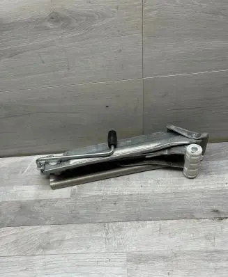 Audi A6 S6 C6 4F Lift Jack 4F0011031