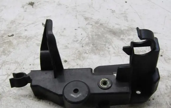 Renault Megane IV Radiator mount bracket 1111
