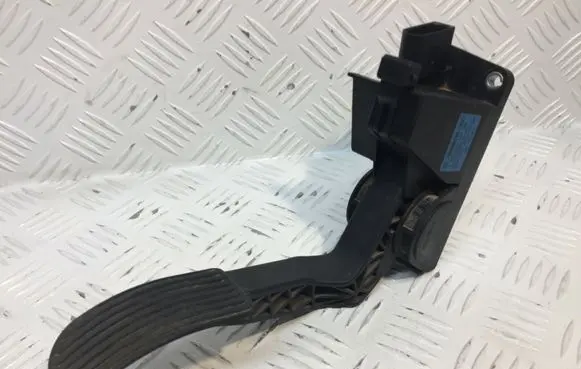 Mercedes-Benz Sprinter W901 W902 W903 W904 Accelerator throttle pedal A9013000504