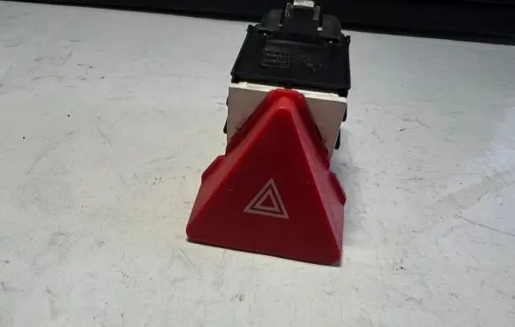 Volkswagen Caddy Hazard light switch 1T0953509
