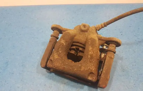 BMW 7 F01 F02 F03 F04 Front brake caliper