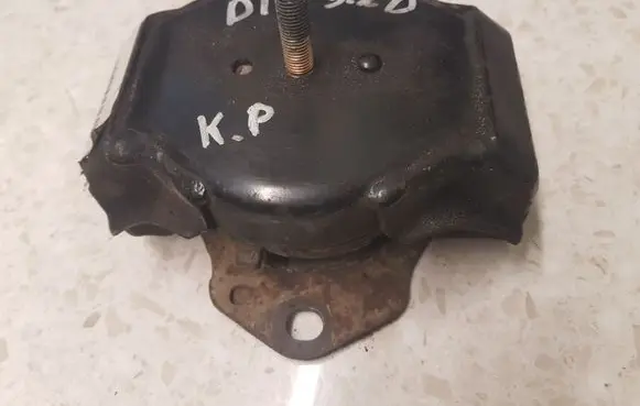 Mitsubishi Pajero Engine mount bracket
