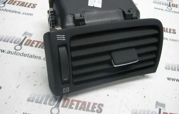 Toyota Avensis T250 Dash center air vent grill