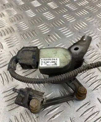 Audi Q7 4M Headlight/headlamp level sensor 7L0616214C