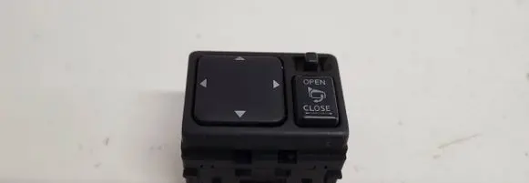 Nissan Pathfinder R51 Wing mirror switch 040423