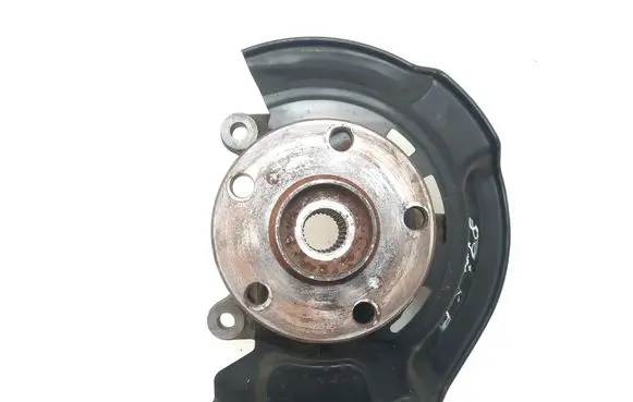 Toyota Prius+ (ZVW40) Front wheel hub