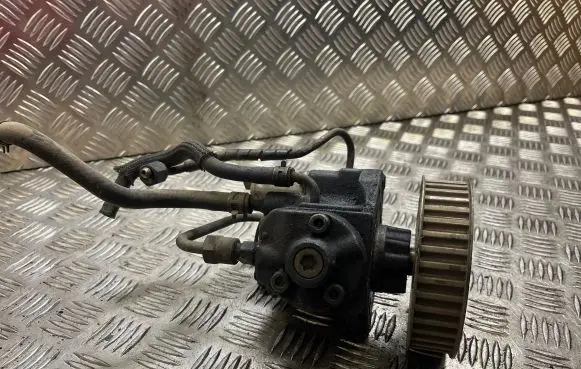 Toyota Avensis T250 Fuel injection high pressure pump 221000G010