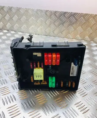 Volkswagen Golf V Fuse box set 1K0937125A