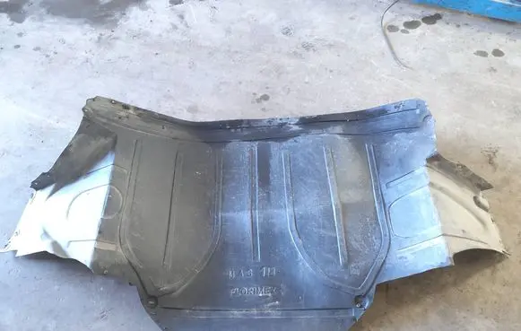 Opel Movano B Engine splash shield/under tray MAS10