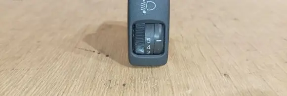 Lexus IS 220D-250-350 Headlight level height control switch 8731