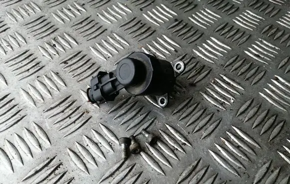 Ford Focus Fuel pressure regulator 0928400607