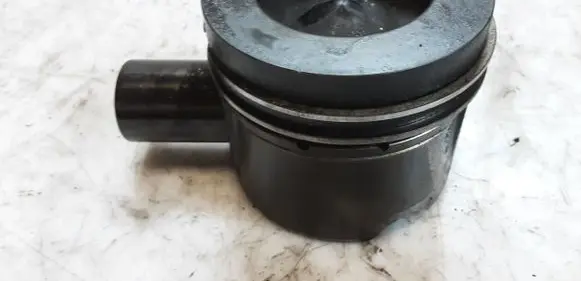 Piston